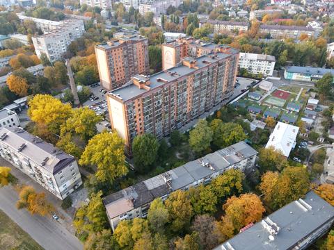 квартира за адресою Високовольтна вул., 10