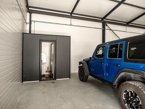 комерційна за адресою Євгена Чикаленка вул., 26