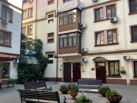 квартира за адресою Святослава Караванського вул. (Жуковського), 10