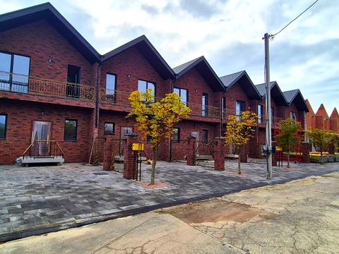 будинок за адресою Каштанова, 7