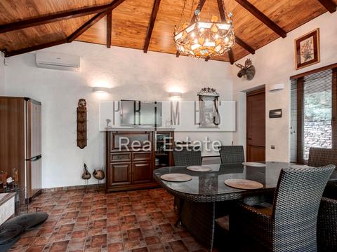 будинок за адресою Осіння