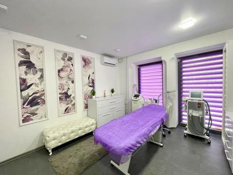 комерційна за адресою Лесі Українки бульв., 13