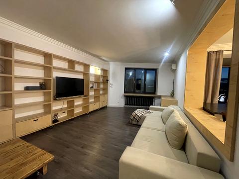 квартира за адресою Анни Ахматової вул., 45