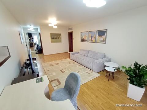 квартира за адресою Вице Адмирала Жукова, 3/7