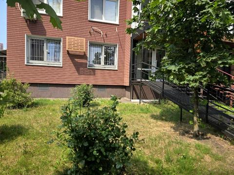 комерційна за адресою Софії Русової вул., 7-Г
