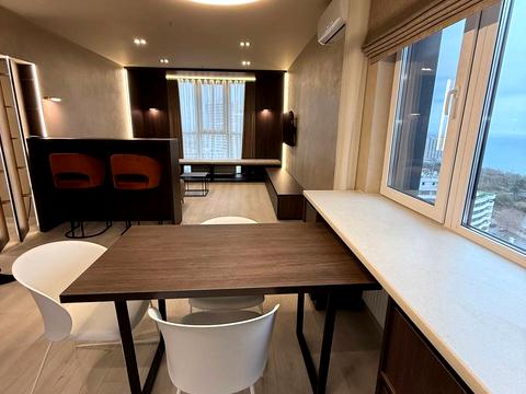 квартира за адресою Літературна вул., 10