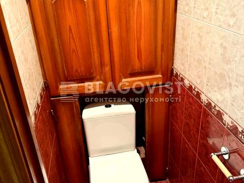 квартира за адресою Анни Ахматової вул., 15