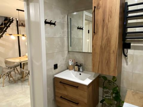 будинок за адресою Леоніда Каденюка