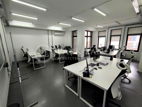 комерційна за адресою Князів Острозьких вул. (Московська), 27