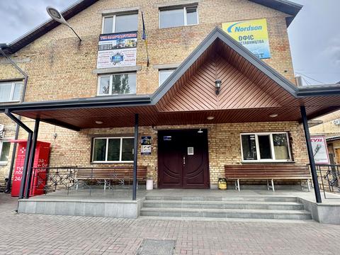 комерційна за адресою Автопаркова вул., 7