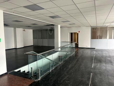 комерційна за адресою Почайнинська вул., 38