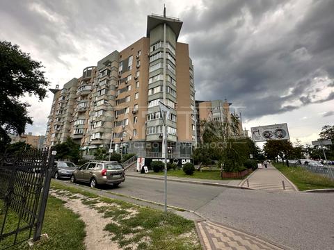комерційна за адресою Раїси Окіпної вул., 4-А