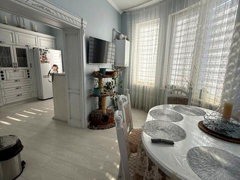 будинок за адресою смт. Авангард, Південна, 7