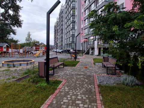 комерційна за адресою Богдана Хмельницького вул., 275