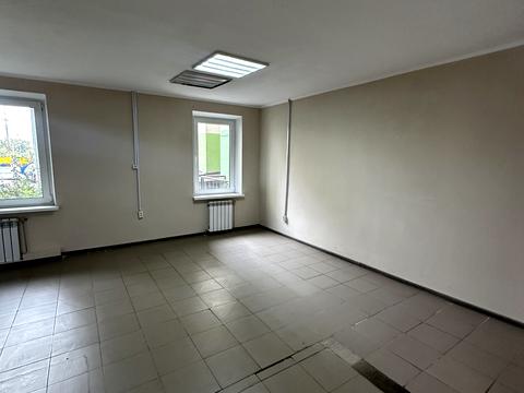 комерційна за адресою Сергія Москаленка вул. (Красовського), 49