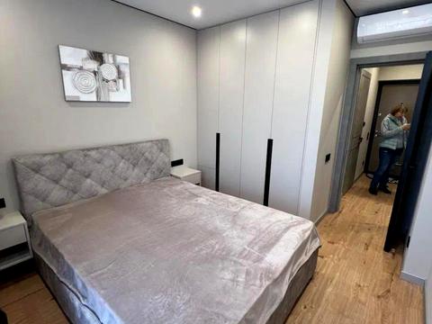 квартира за адресою Київ, Салютна вул., 2к16