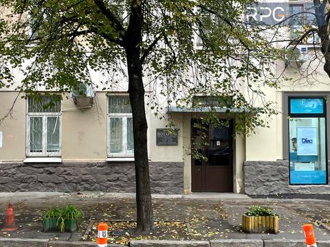 комерційна за адресою Липська вул., 19/7