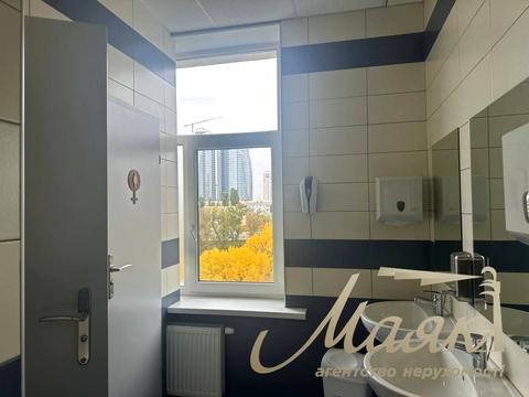 комерційна за адресою Миколи Міхновського бульв. (Дружби Народів), 19