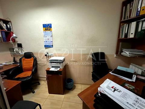 комерційна за адресою Володимира Івасюка просп. (Героїв Сталінграду), 4