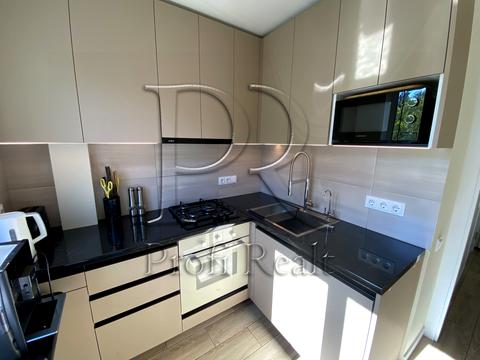 квартира за адресою Олега Мудрака вул. (Генерала Наумова), 41