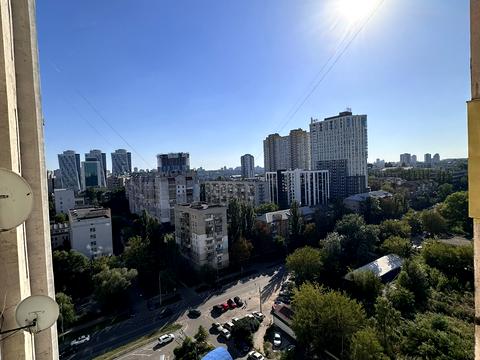 квартира за адресою В'ячеслава Чорновола вул., 16