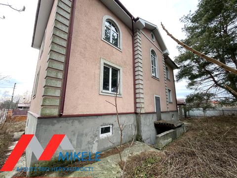 будинок за адресою смт. Козин, 2 лінія, 1