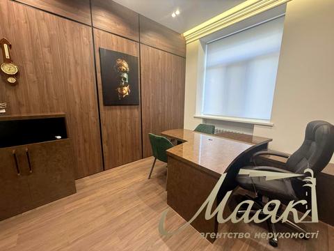 комерційна за адресою Івана Мазепи вул. (Січневого Повстання), 11-А