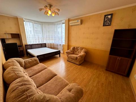 квартира за адресою Миколи Бажана просп., 12