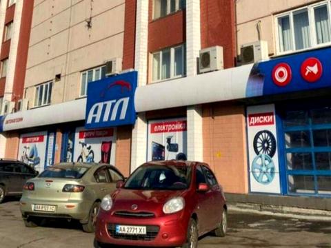 комерційна за адресою Братиславська вул., 52