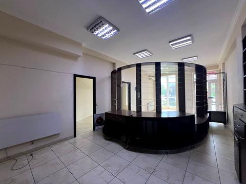 комерційна за адресою Костя Левицького вул., 4