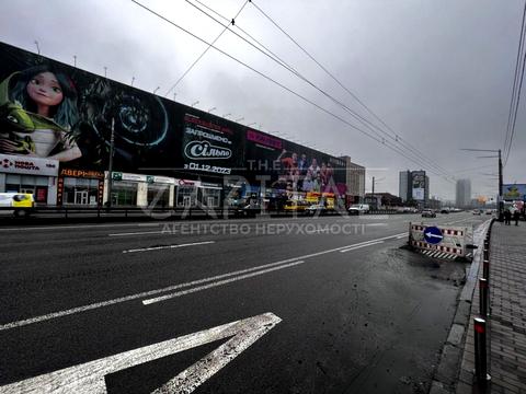 комерційна за адресою Степана Бандери просп. (Московський), 17/1