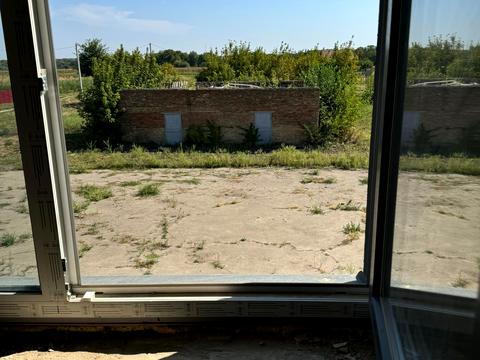 коммерческая по адресу с. Черняхов, Молодіжна, 1Б/1