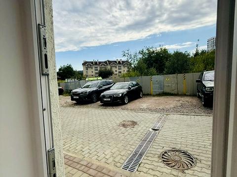 комерційна за адресою Щепова вул., 17