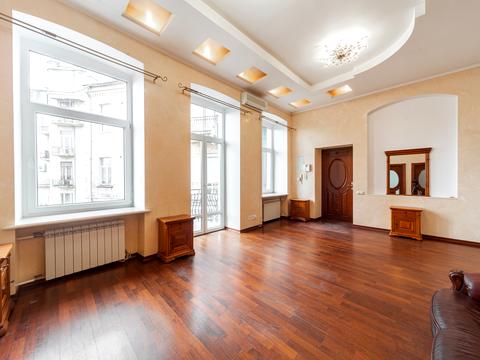 комерційна за адресою Велика Васильківська вул. (Червоноармійська), 25