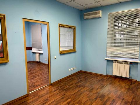 комерційна за адресою Саксаганського вул., 106Б