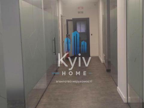 комерційна за адресою Михайла Максимовича вул. (Онуфрія Трутенка), 8