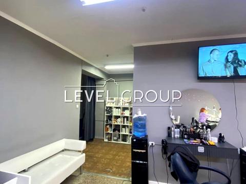 комерційна за адресою Володимира Івасюка просп. (Героїв Сталінграду), 65