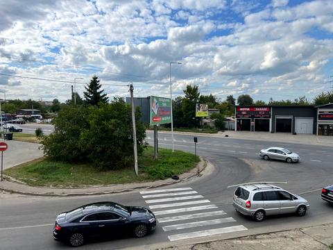 коммерческая по адресу Максимовича ул., 15