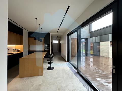 дом по адресу Озерна