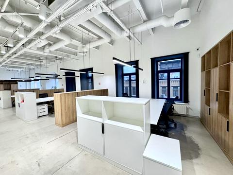 комерційна за адресою Велика Васильківська вул. (Червоноармійська), 1-3/2а