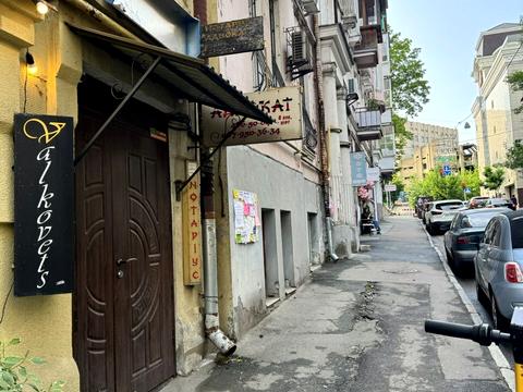 комерційна за адресою Чеховський пров., 9
