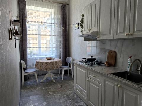 квартира за адресою Братів Міхновських вул. (Московська), 10