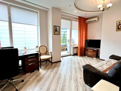 квартира за адресою Літературна вул., 1а
