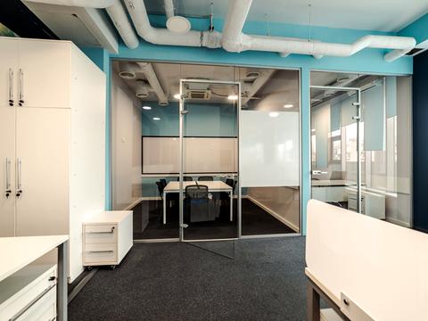 комерційна за адресою Сім'ї Прахових вул. (Гайдара), 58/10