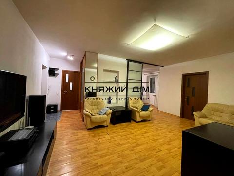 квартира за адресою Анни Ахматової вул., 47