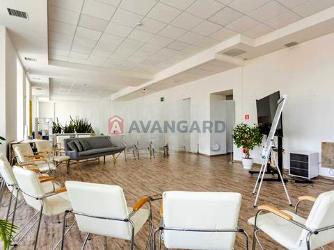 комерційна за адресою Контрактова пл., 10