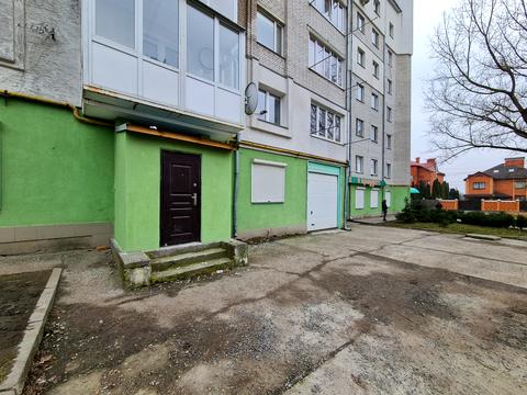 комерційна за адресою Зарічанська вул., 44/1