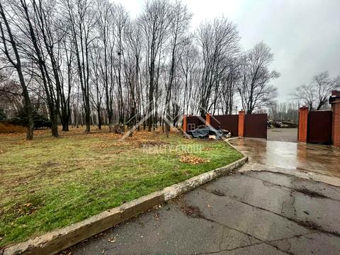 комерційна за адресою Володимира Черкасова вул., 80