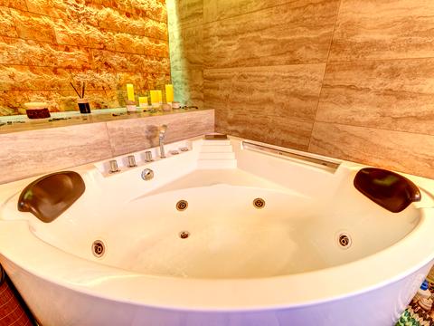 квартира за адресою Зарічна вул., 4 к2