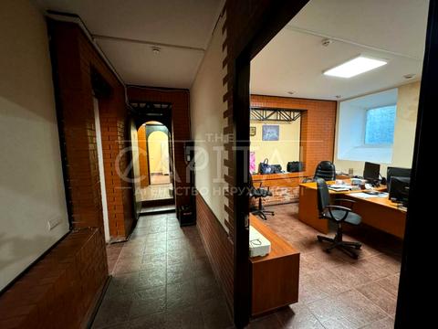 комерційна за адресою Малопідвальна вул., 6